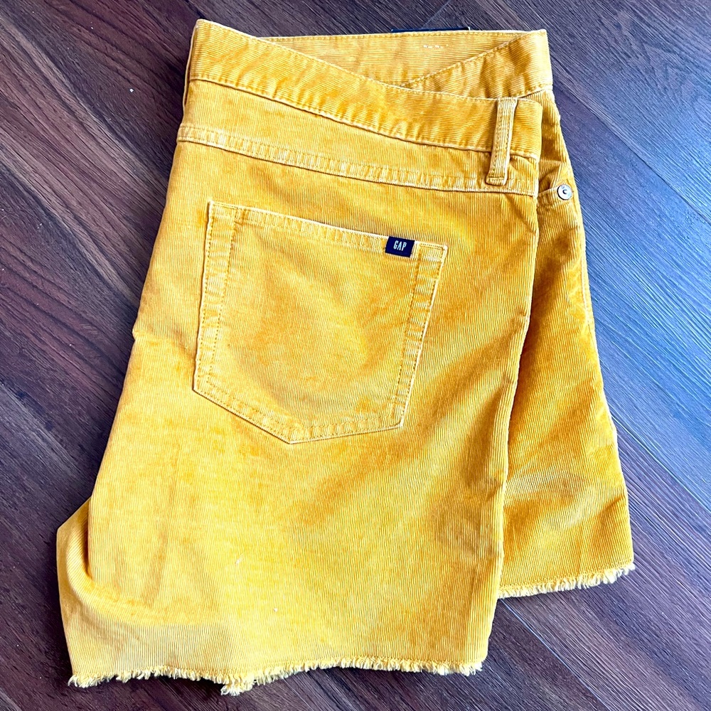 Gap mustard Frayed Corduroy shorts, NWT 16